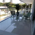Apartamento costero, amplio y cómodo.