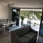Apartamento costero, amplio y cómodo.