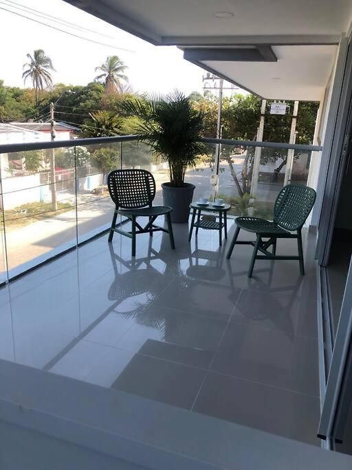 Apartamento Costero, Amplio Y Cómodo. *