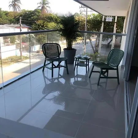 Apartamento Costero, Amplio Y Cómodo. *