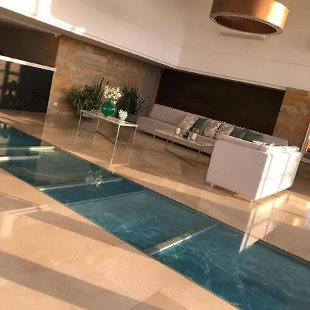 Apartamento Costero, Amplio Y Cómodo. *