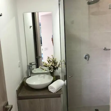 Apartamento Costero, Amplio Y Cómodo. Apartamento
